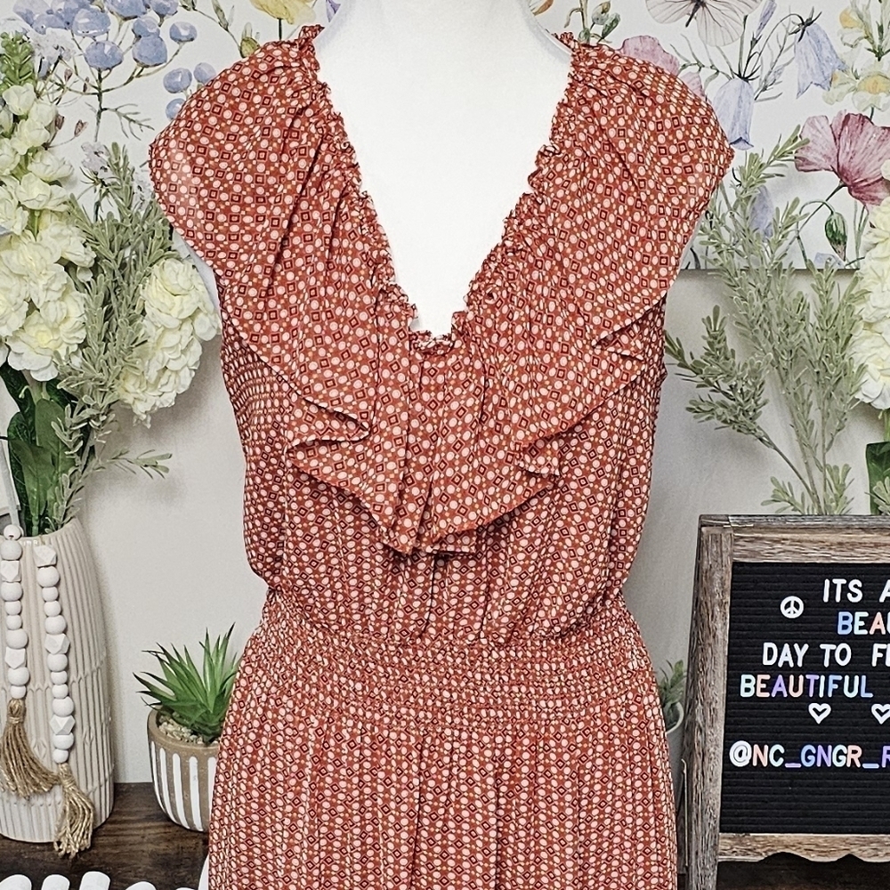 MAX STUDIO | TIRED RUFFLE SLEEVLESS DRESS - Picture 5 of 16